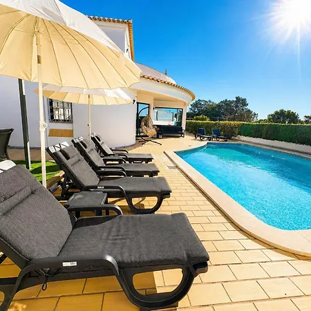 Cristina 17 - Pool & 10 Min Walk From Villa