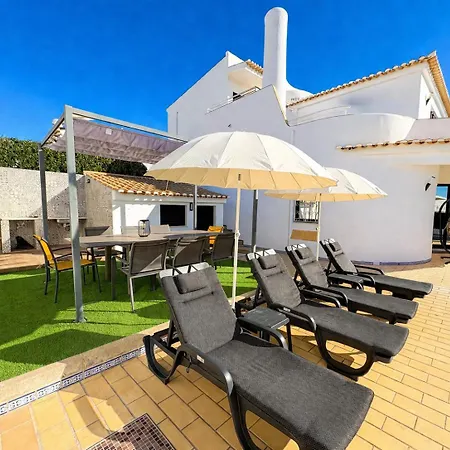 Cristina 17 - Pool & 10 Min Walk From Villa