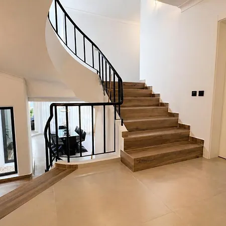 Villa Cristina 17 - Pool & 10 Min Walk From *