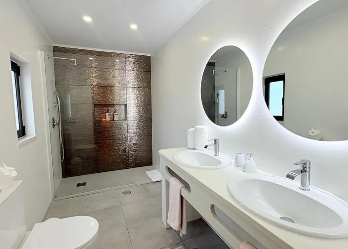 Cristina 17 - 500 M From The