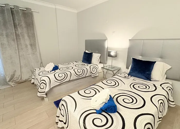 Cristina 17 - 500 M From The *