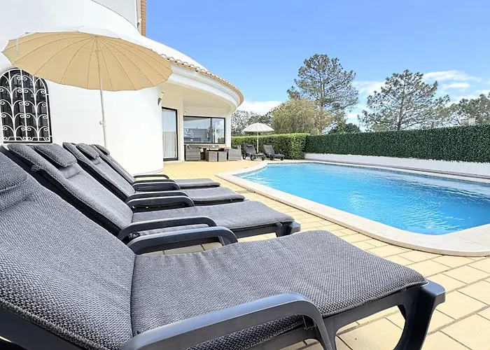 Cristina 17 - 500 M From The *