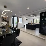 빌라 Cristina 17 - Pool & 10 Min Walk From