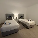 Cristina 17 - Pool & 10 Min Walk From *