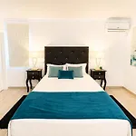 Cristina 17 - Pool & 10 Min Walk From Villa
