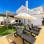 Cristina 17 - Pool & 10 Min Walk From فيلة