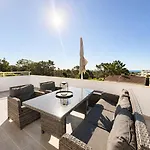 Cristina 17 - Pool & 10 Min Walk From 빌라 알부페이라