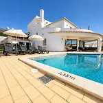 Cristina 17 - Pool & 10 Min Walk From Albufeira