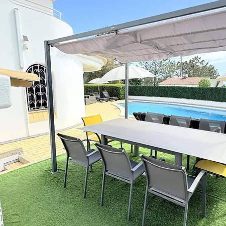 Cristina 17 - 500 M From The فيلة