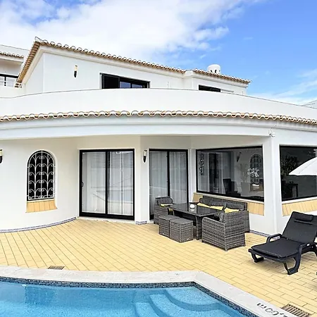 Villa Cristina 17 - 500 M From The Albufeira