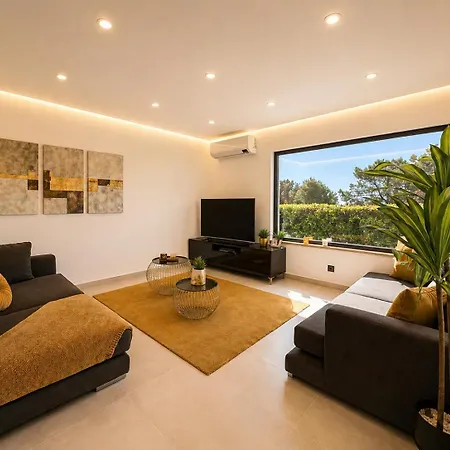 Cristina 17 - Pool & 10 Min Walk From * Albufeira