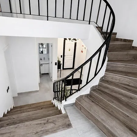 Cristina 17 - Pool & 10 Min Walk From Villa *