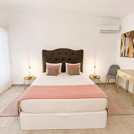 Cristina 17 - Pool & 10 Min Walk From *