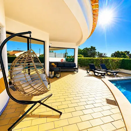 Cristina 17 - Pool & 10 Min Walk From *