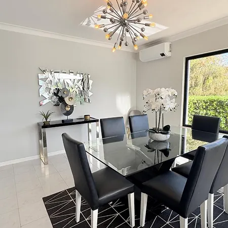 Cristina 17 - 500 M From The Villa